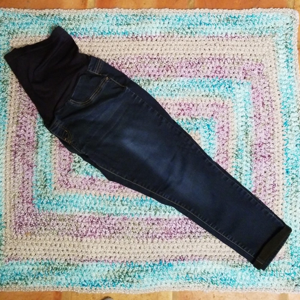 Maternity pants ankle crop